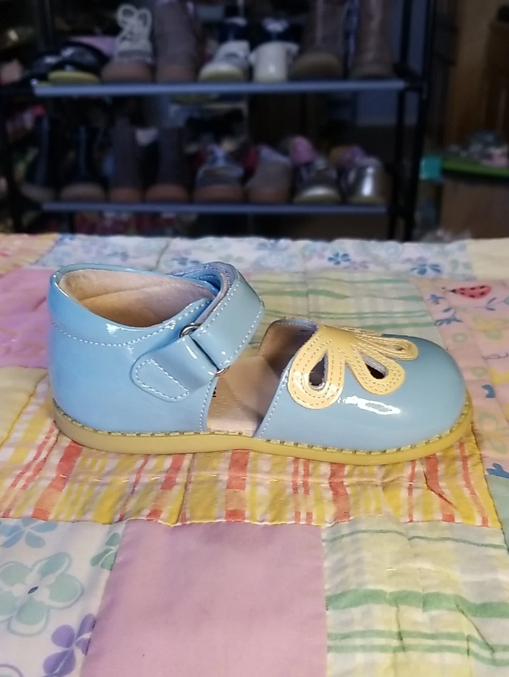 Livie & Luca Light Blue Mary Jane W/light Yellow Cutouts Size 7 Petals